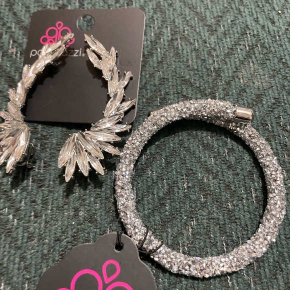 Diamond Ear Crawlers